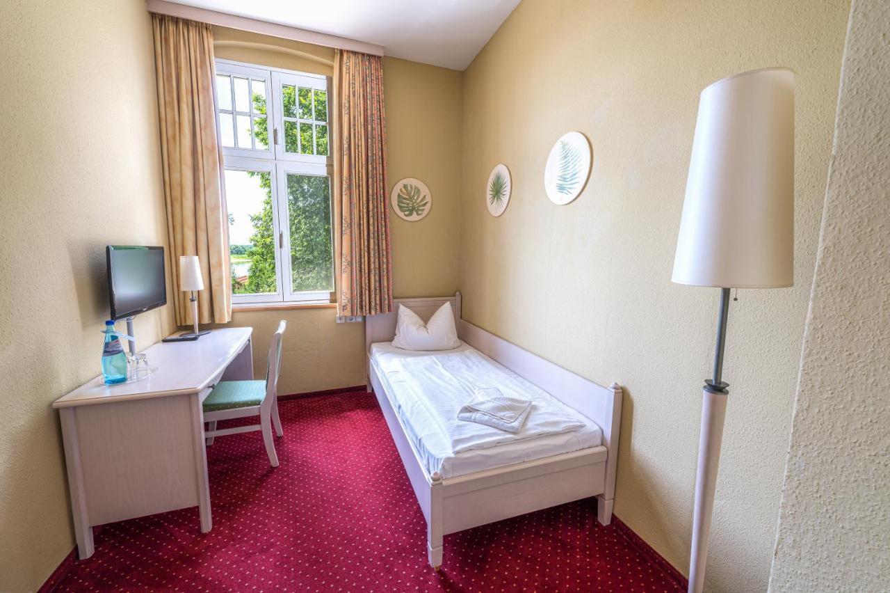 Hotel Elbterrasse Woerlitz Oranienbaum-Woerlitz Esterno foto